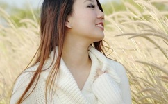 办公室扒开奶罩揉吮奶头A片口述